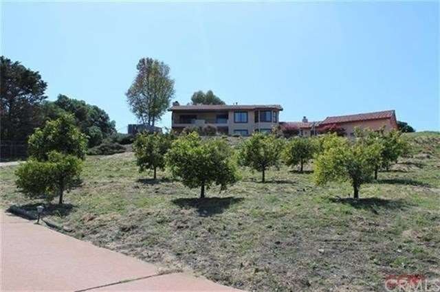 Enjoy your own private orchard with over twenty ci