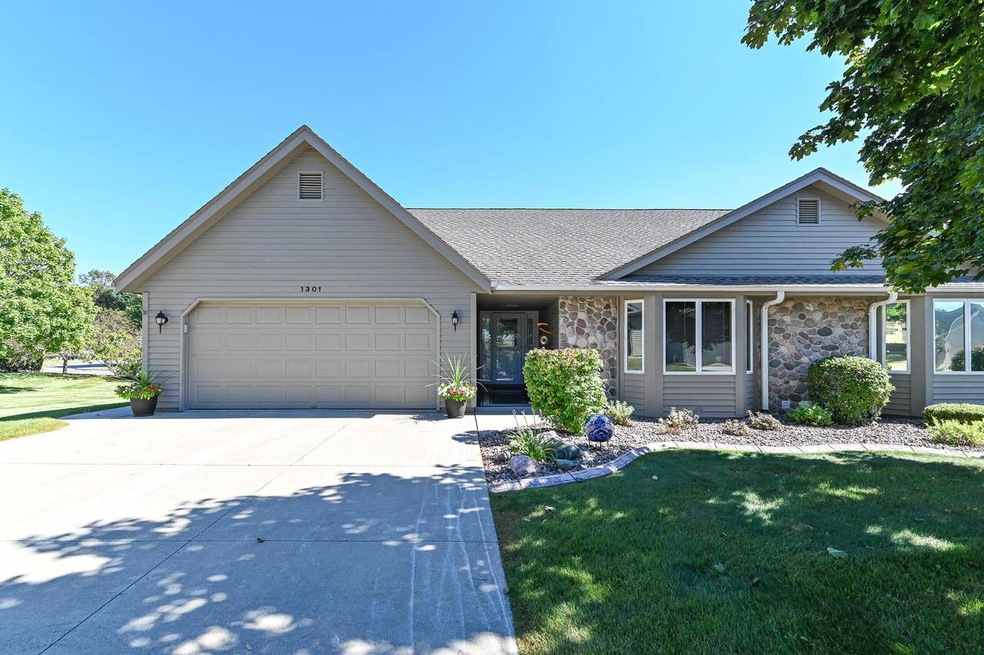 Stonewood Circle -2