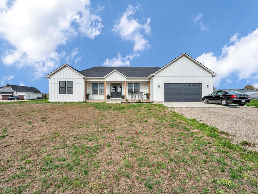 950 N 100 W, Franklin, IN 46131 - photo 1