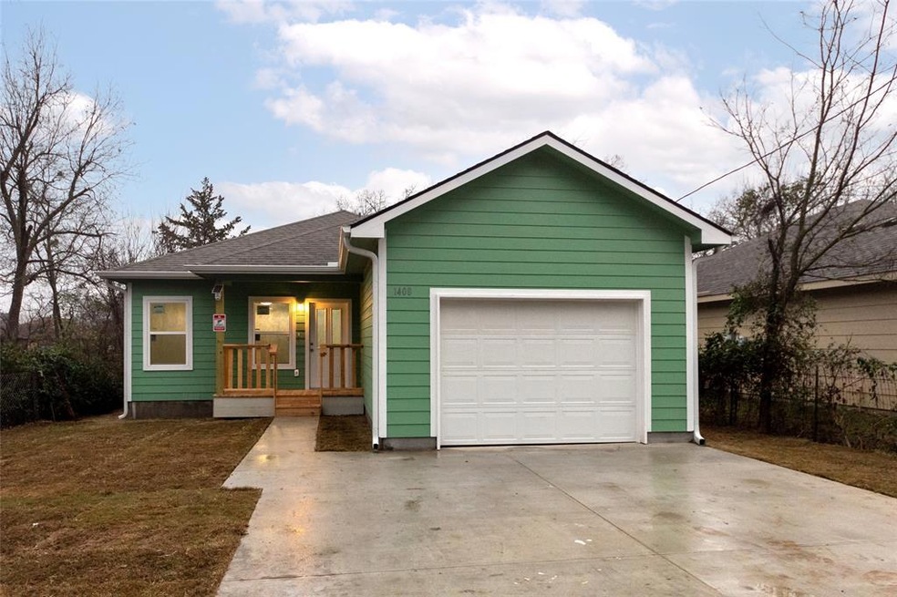 1527 Truelove St, Gainesville, TX 76240 - photo 1