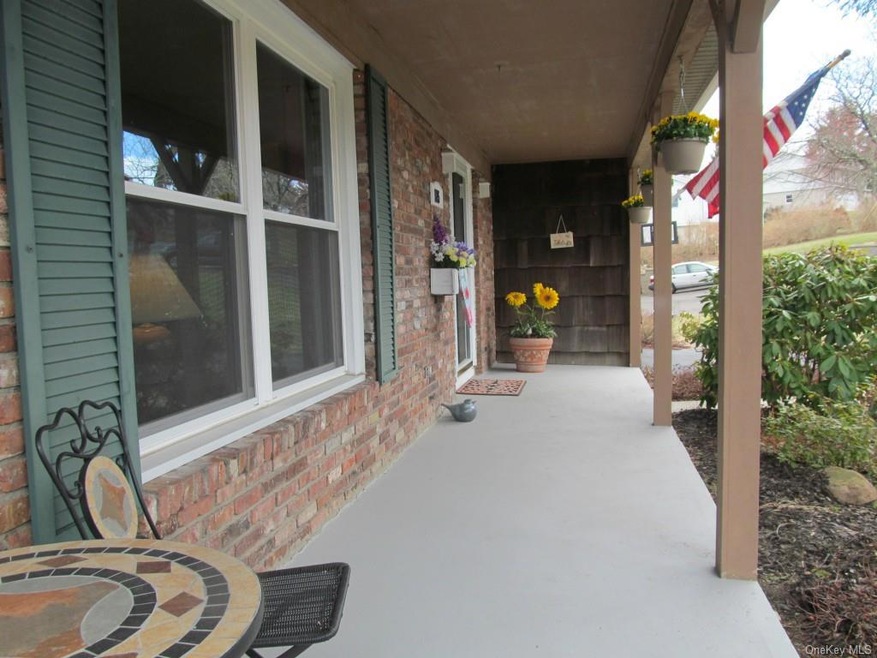 125 Neptune Dr, Monroe, NY 10950 - photo 1