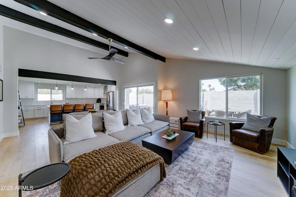 Great room w/ vaulted ceiling!