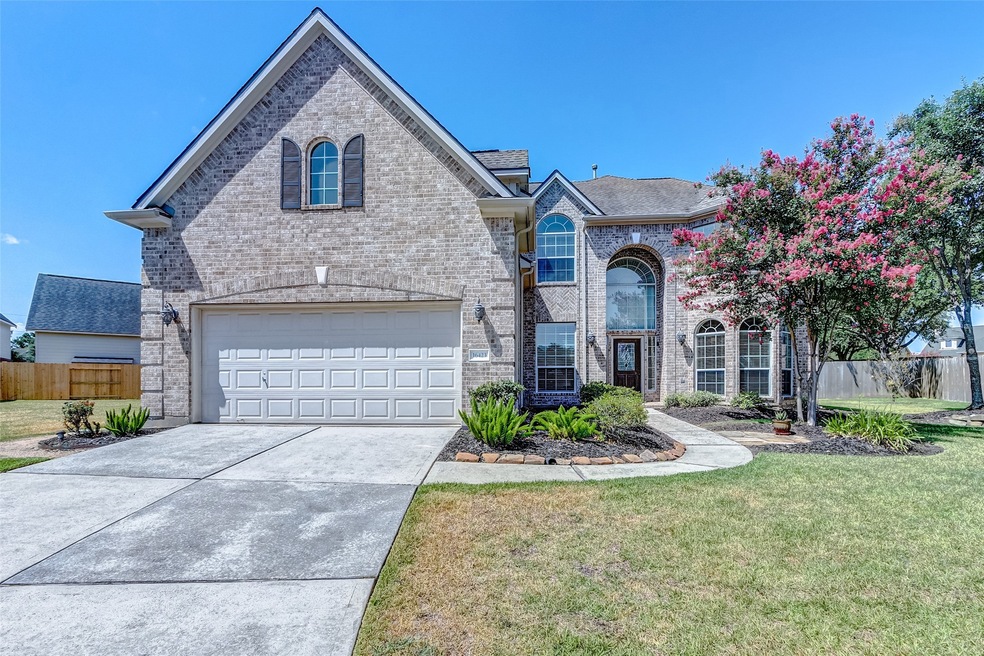 Welcome to 16423 Lakewood Field Dr.