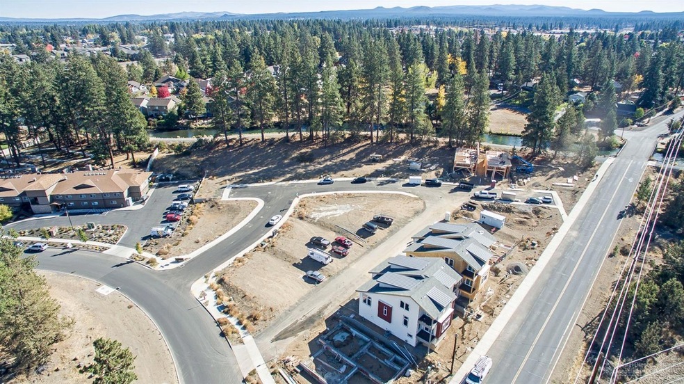 61554 SW Blakely Rd unit 9,10, Bend, OR 97702 - photo 1