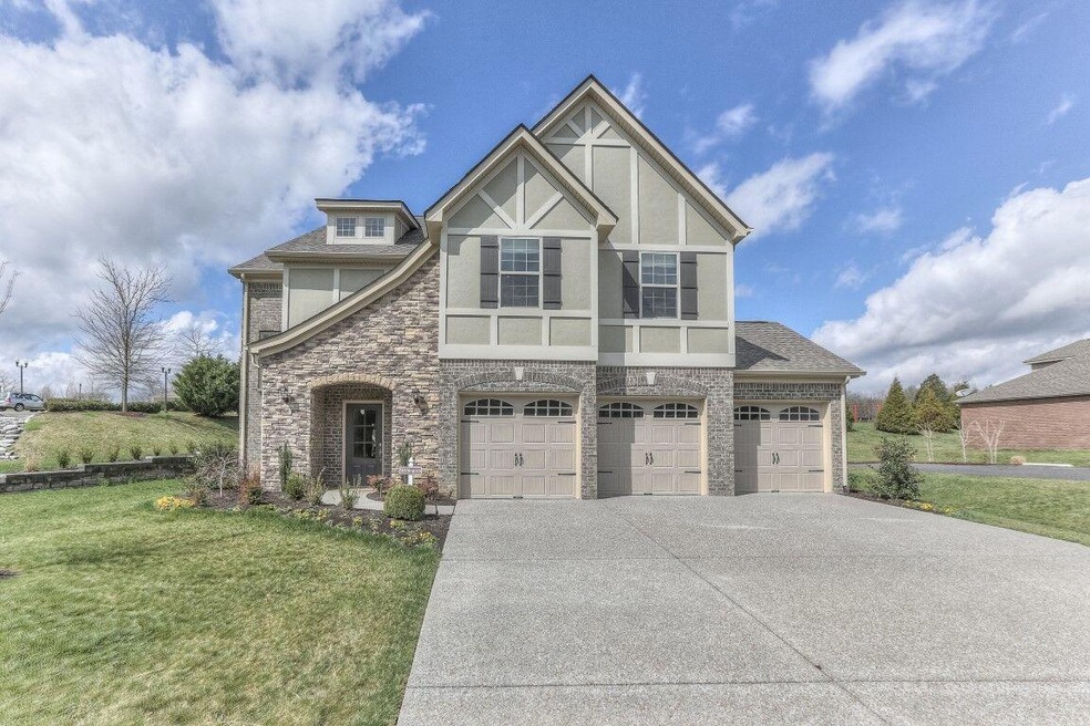 Wellington English Manor 3 car