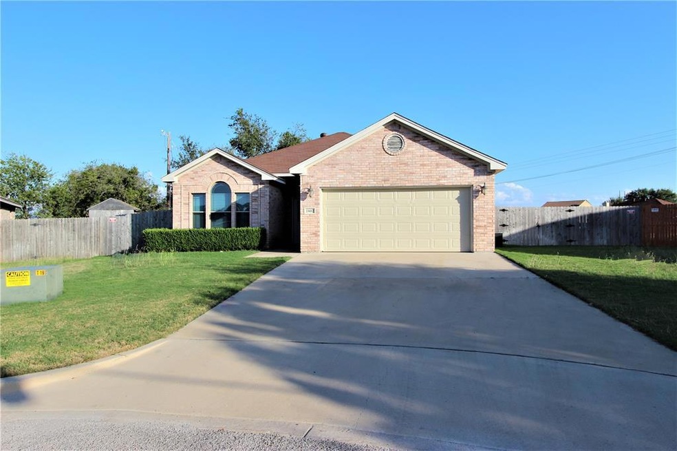 1802 Sandpiper Dr, Weatherford, TX 76088 - photo 1