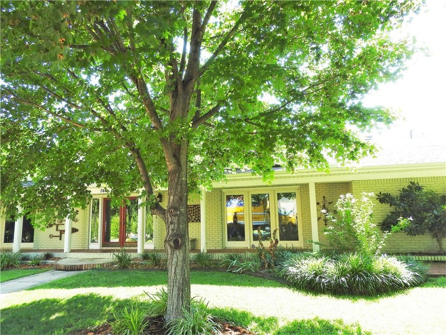 704 NW D St, Bentonville, AR 72712 - photo 1