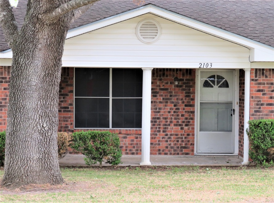 2103 Holly St, East Bernard, TX 77435 - photo 1