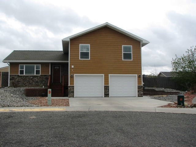 3020 Belknap Ct, Cody, WY 82414 - photo 1