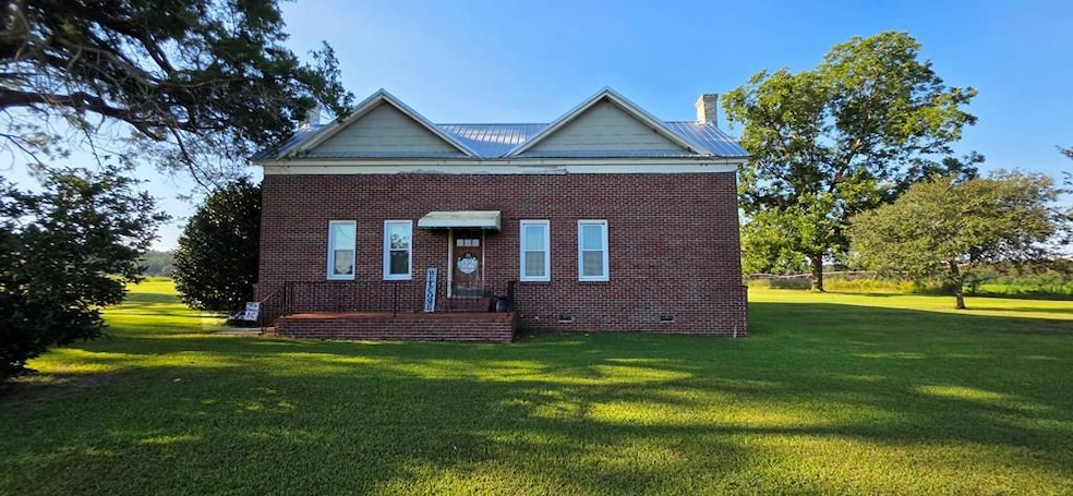 559 Frank Church Rd, Fitzgerald, GA 31750 - photo 1