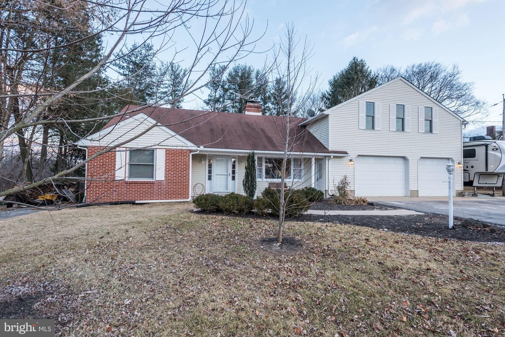 5891 Oakland Rd, Sykesville, MD 21784 - photo 1