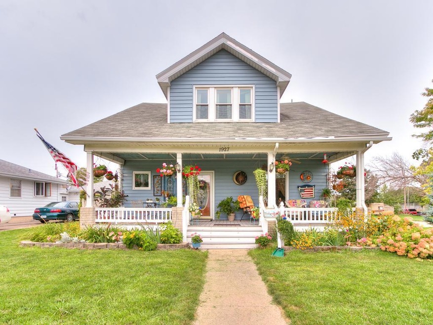1927 N Story St-12