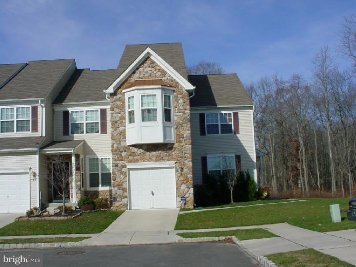 307 Chancellor Dr, Woodbury, NJ 08096 - photo 1