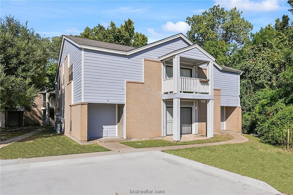 205 Winter Park unit D, College Station, TX 77840 - photo 1