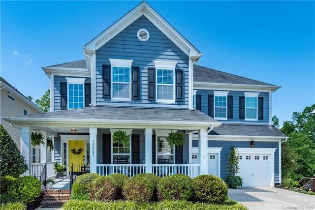 Move-in ready home in popular Summers Walk, Davids