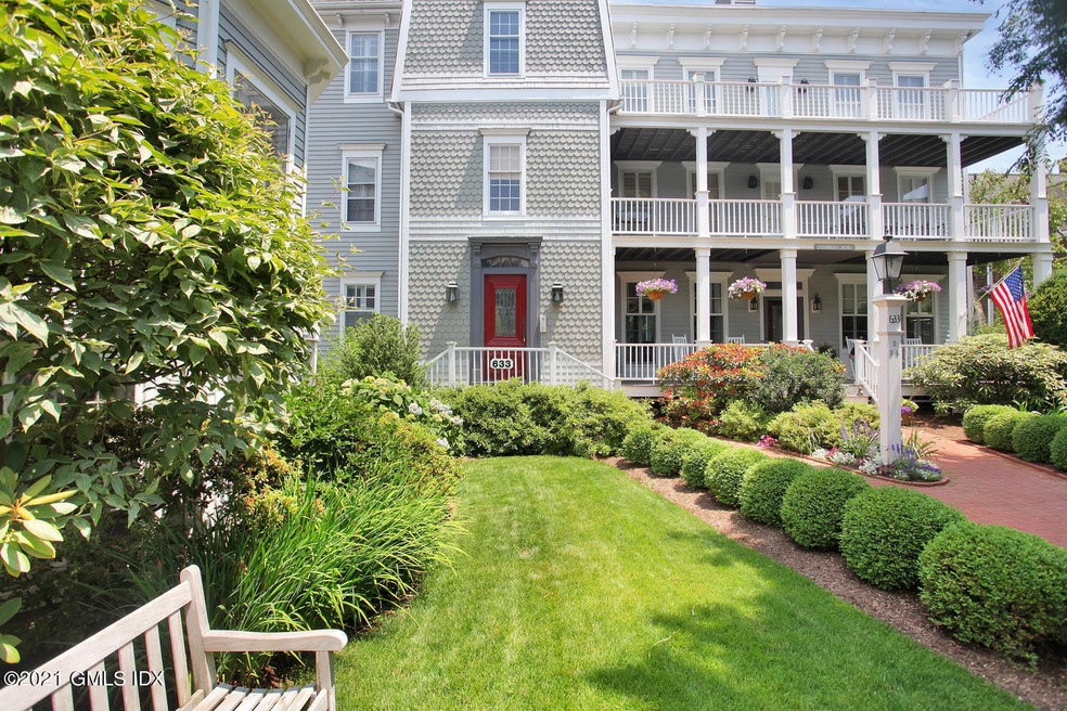 633 Steamboat Rd unit 4, Greenwich, CT 06830 - photo 1