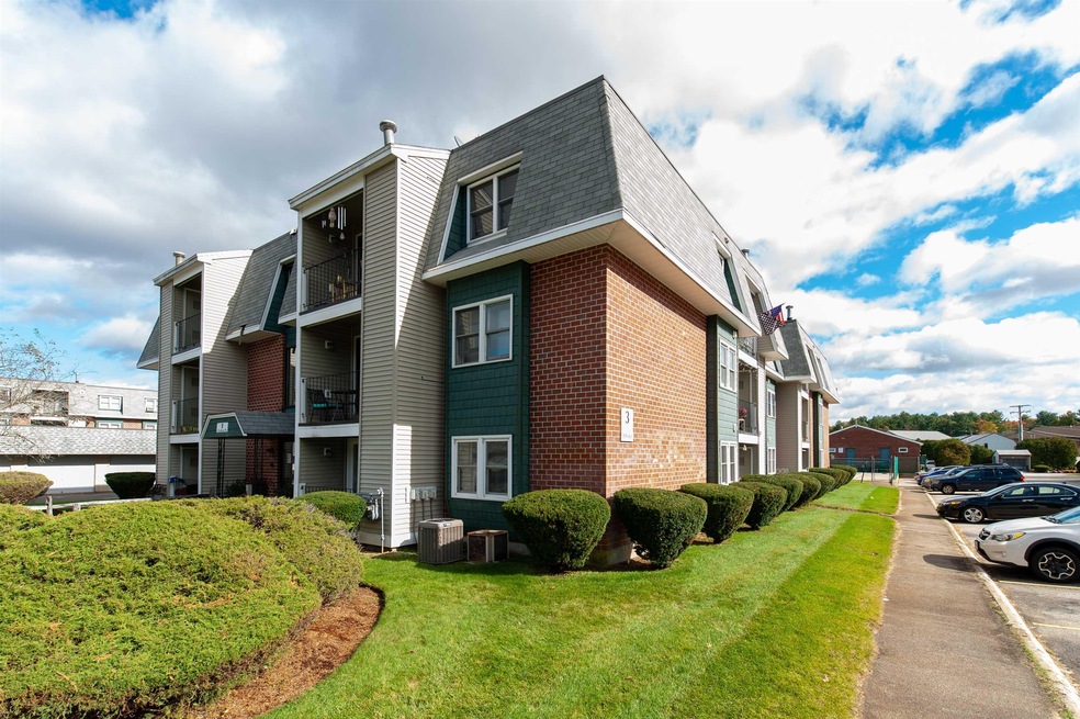 3 Roedean Dr unit UC206, Nashua, NH 03063 - photo 1