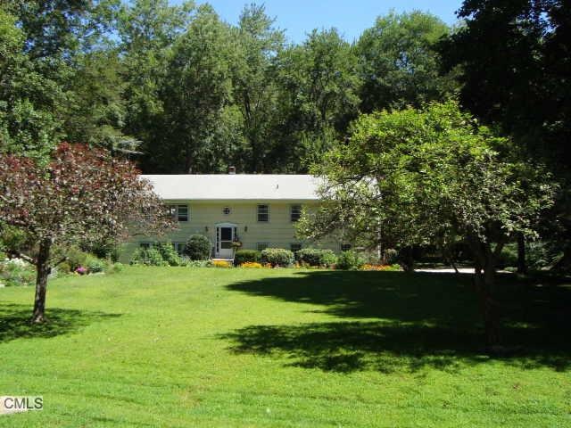 137 Kellogg Dr, Wilton, CT 06897 - photo 1