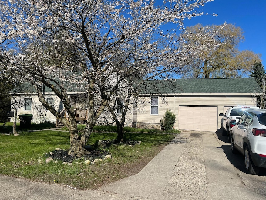 210 N Burgess St, West Branch, MI 48661 - photo 1