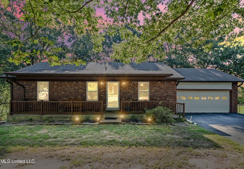 For Sale $589,000 • Co-Listing Agent