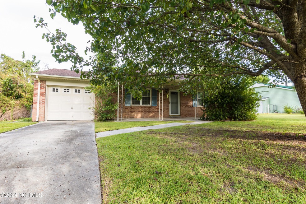 158 White Oak Blvd-1