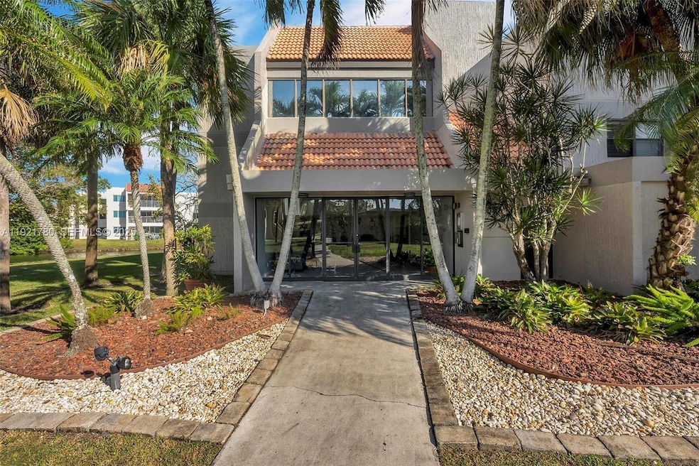 230 Lakeview Dr unit 206, Weston, FL 33326 - photo 1