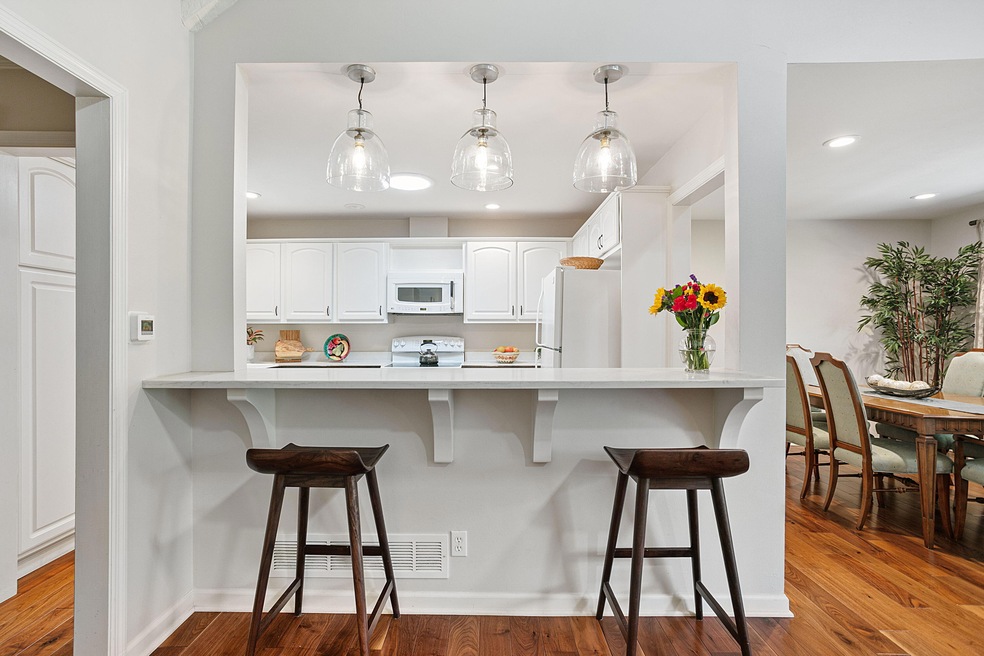 Open Kitchen with Breakfast Bar