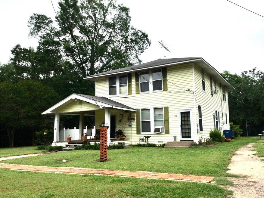 1577 West 4th Avenue