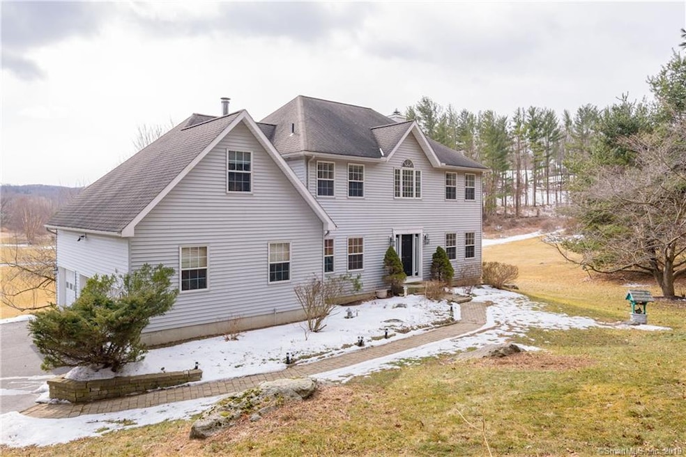 5 Quaker Rd, New Fairfield, CT 06812 - photo 1