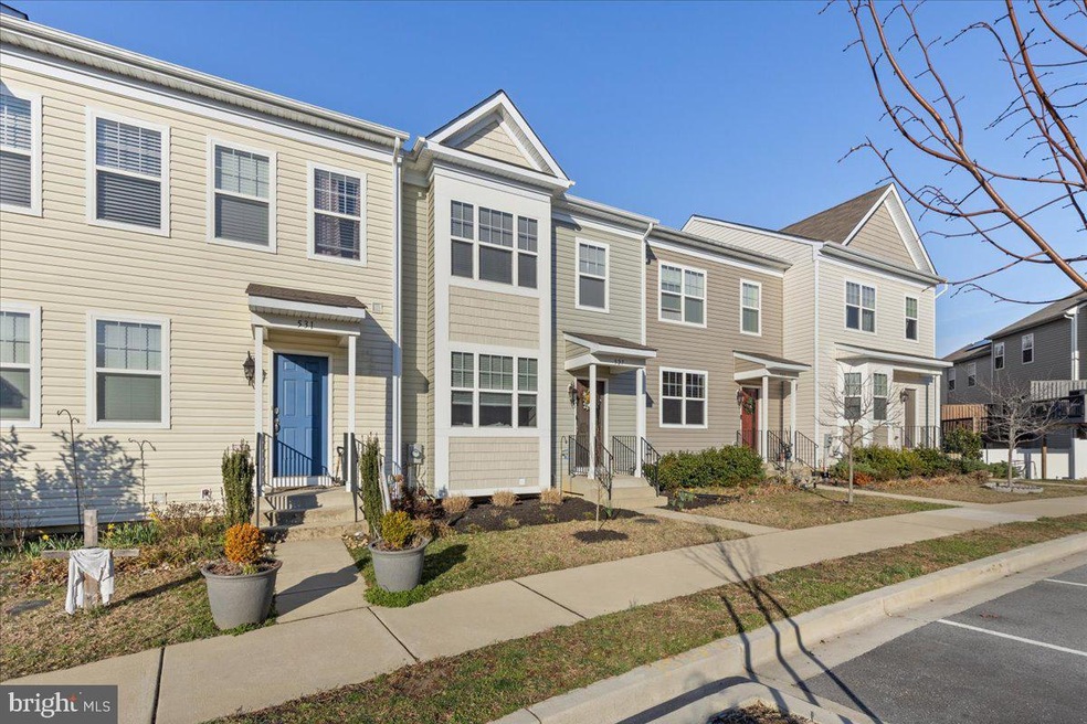 527 English Oak Ln, Prince Frederick, MD 20678 - photo 1