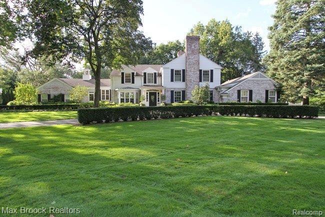 BLFLD VLG COLONIAL ON ACRE+ LOT