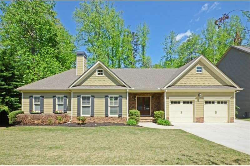 Beautiful curb appeal!