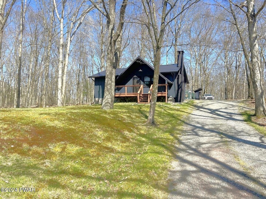 96 Woodledge Hills Dr, Hawley, PA 18428 - photo 1