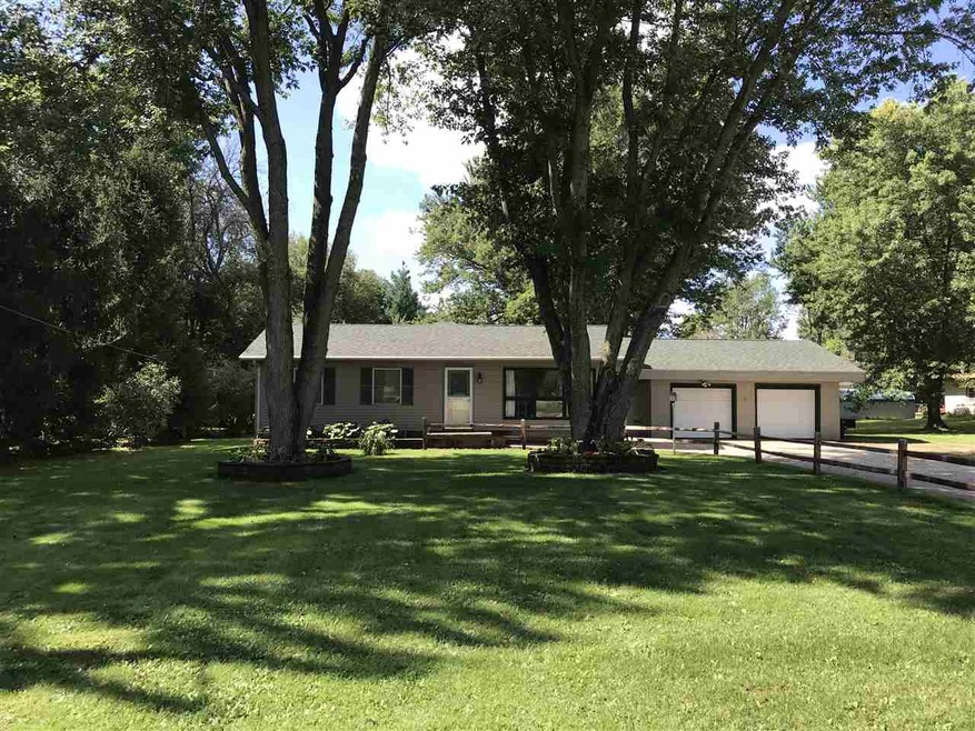 745 W Happy Hollow Rd, Janesville, WI 53546 - photo 1