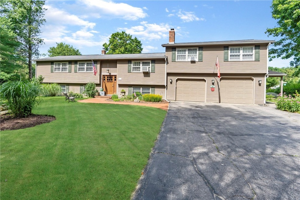 566 Weaver Hill Rd, West Greenwich, RI 02817 - photo 1