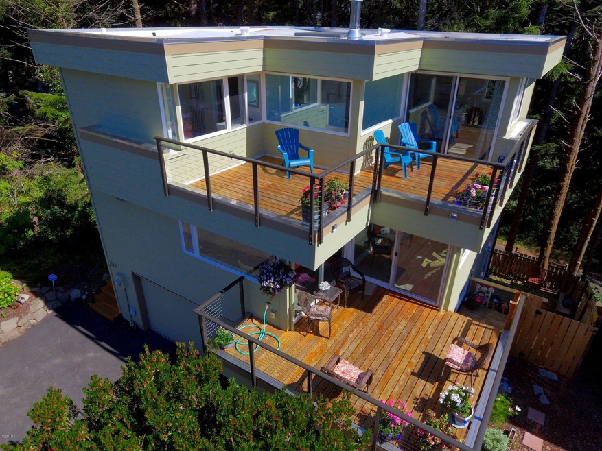 940 SW 10th Place, Lincoln City, OR 97367 - photo 1