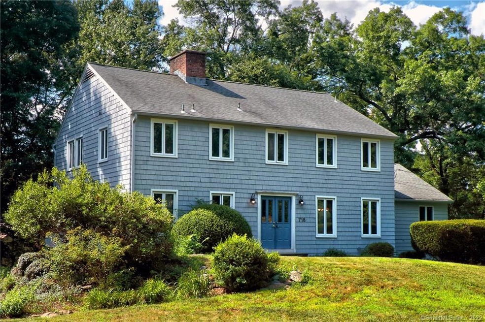 718 Laurie Ln, Orange, CT 06477 - photo 1