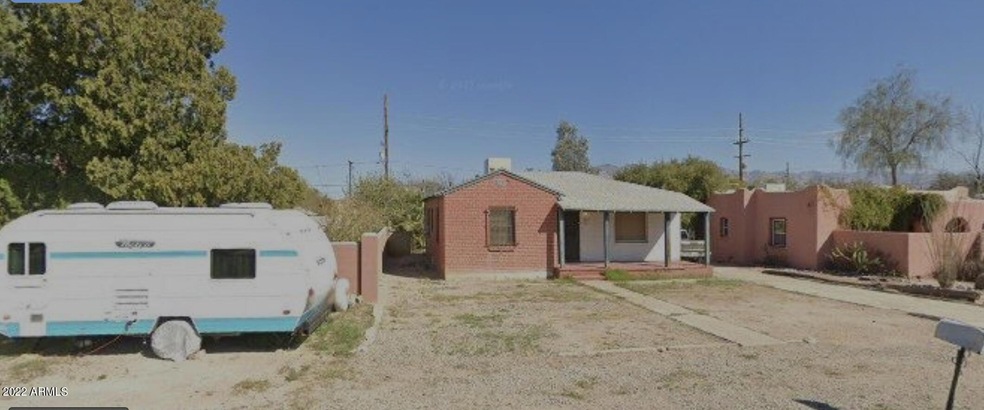 1715 E Lester