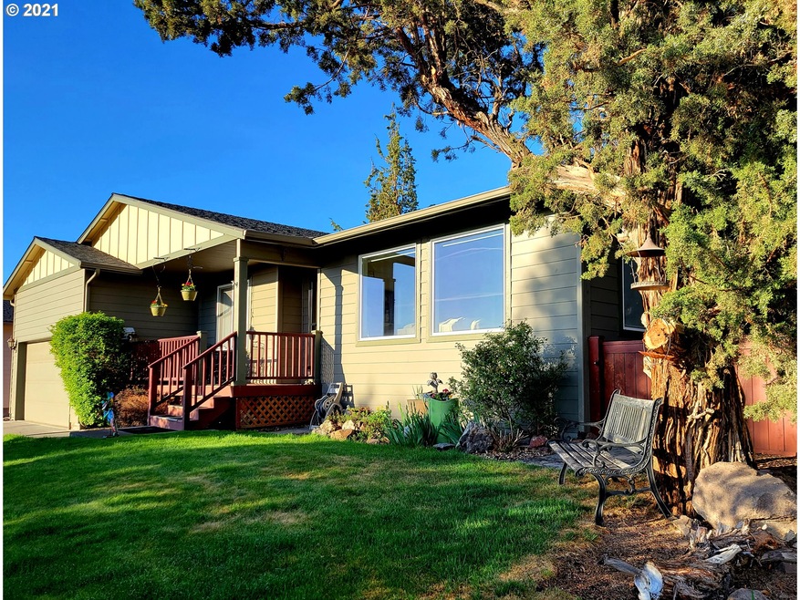 2431 SW 34th Dr, Redmond, OR 97756 - photo 1