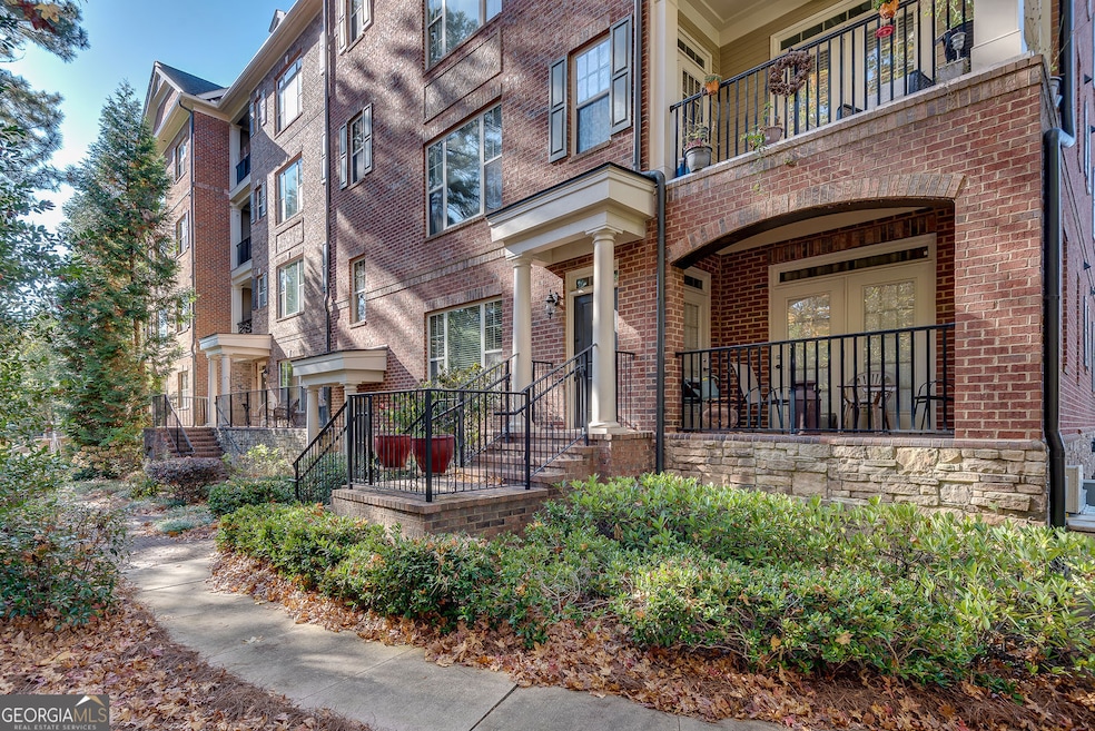 Sterling of Dunwoody, Building 2000