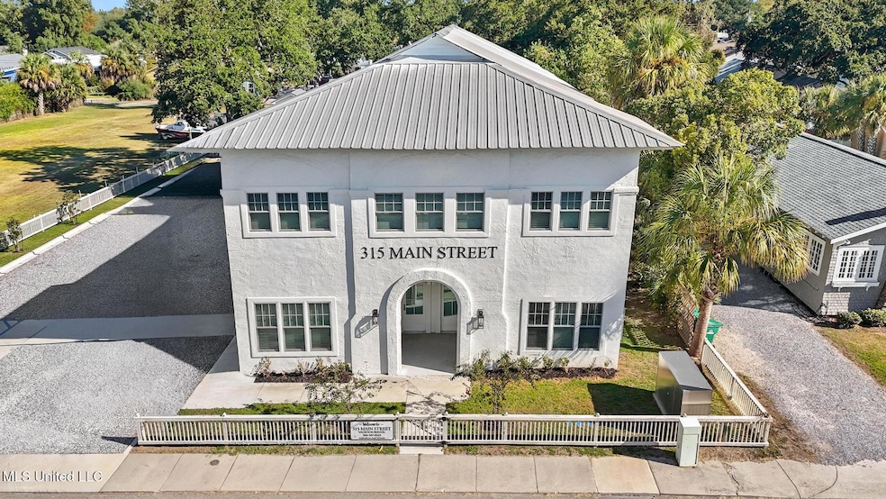 315 Main St unit H, Bay Saint Louis, MS 39520 - photo 1
