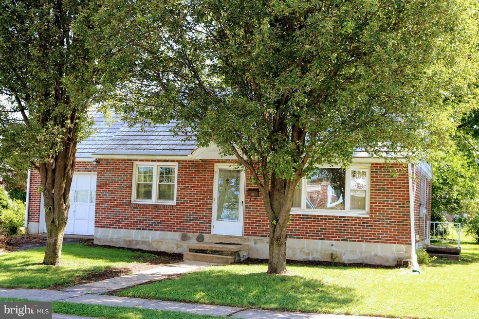 3137 Mckently St, Reading, PA 19605 - photo 1