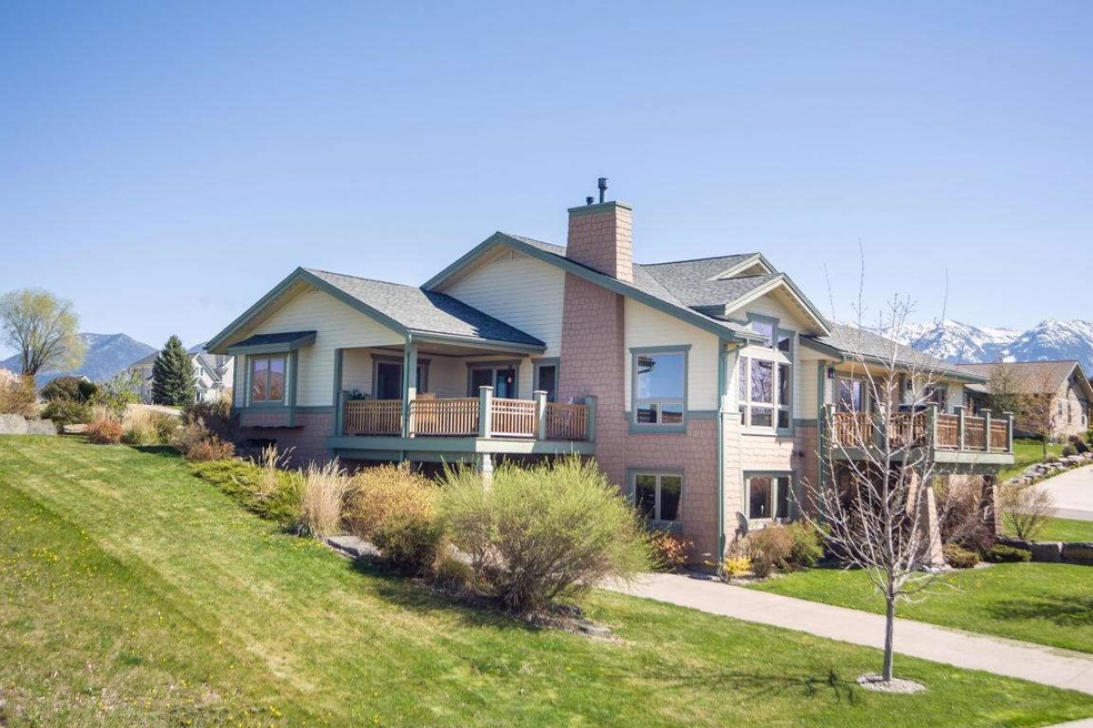 Beautiful Home with mountain views