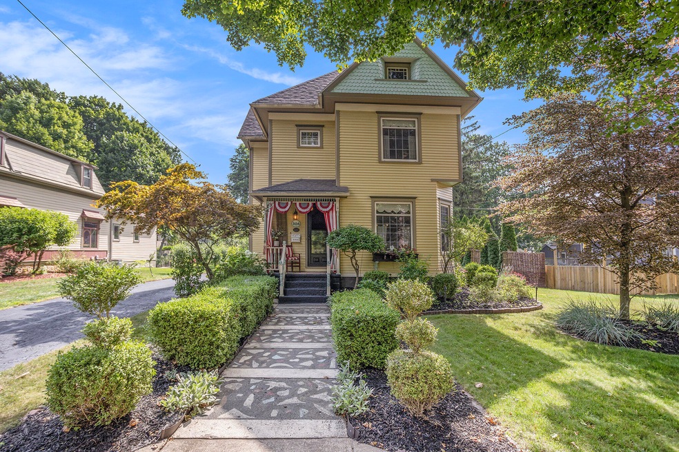 306 N Marshall Ave, Marshall, MI 49068 - photo 1