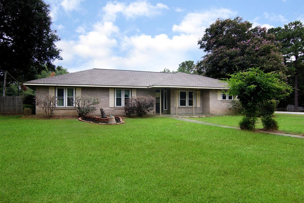 18819 Meadow Ln, Tomball, TX 77377 - photo 1