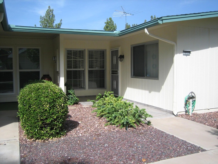 10524 W Highwood Ln, Sun City, AZ 85373 - photo 1