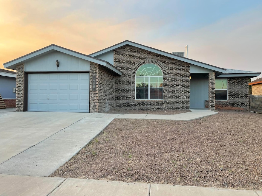 14561 Puerto Del Carmen Dr, El Paso, TX 79928 - photo 1