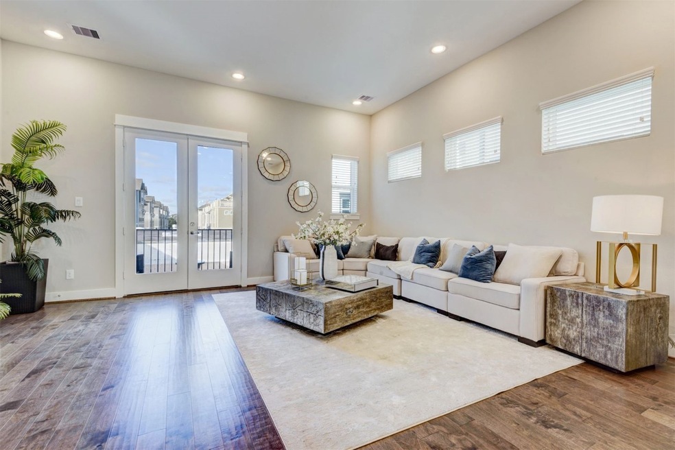 920 Thornton Rd unit G, Houston, TX 77018 - photo 1