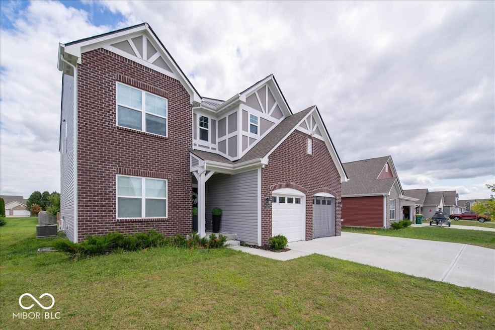 945 Aries Blvd, Franklin, IN 46131 - photo 1