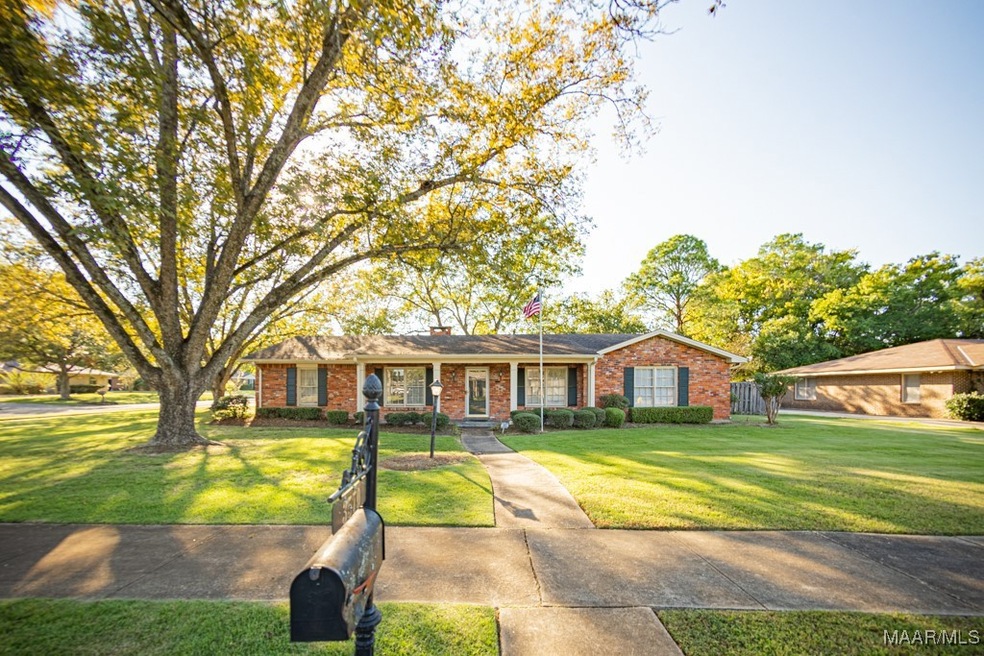 This two-owner home at 3570 Edgefield Drive in Cen